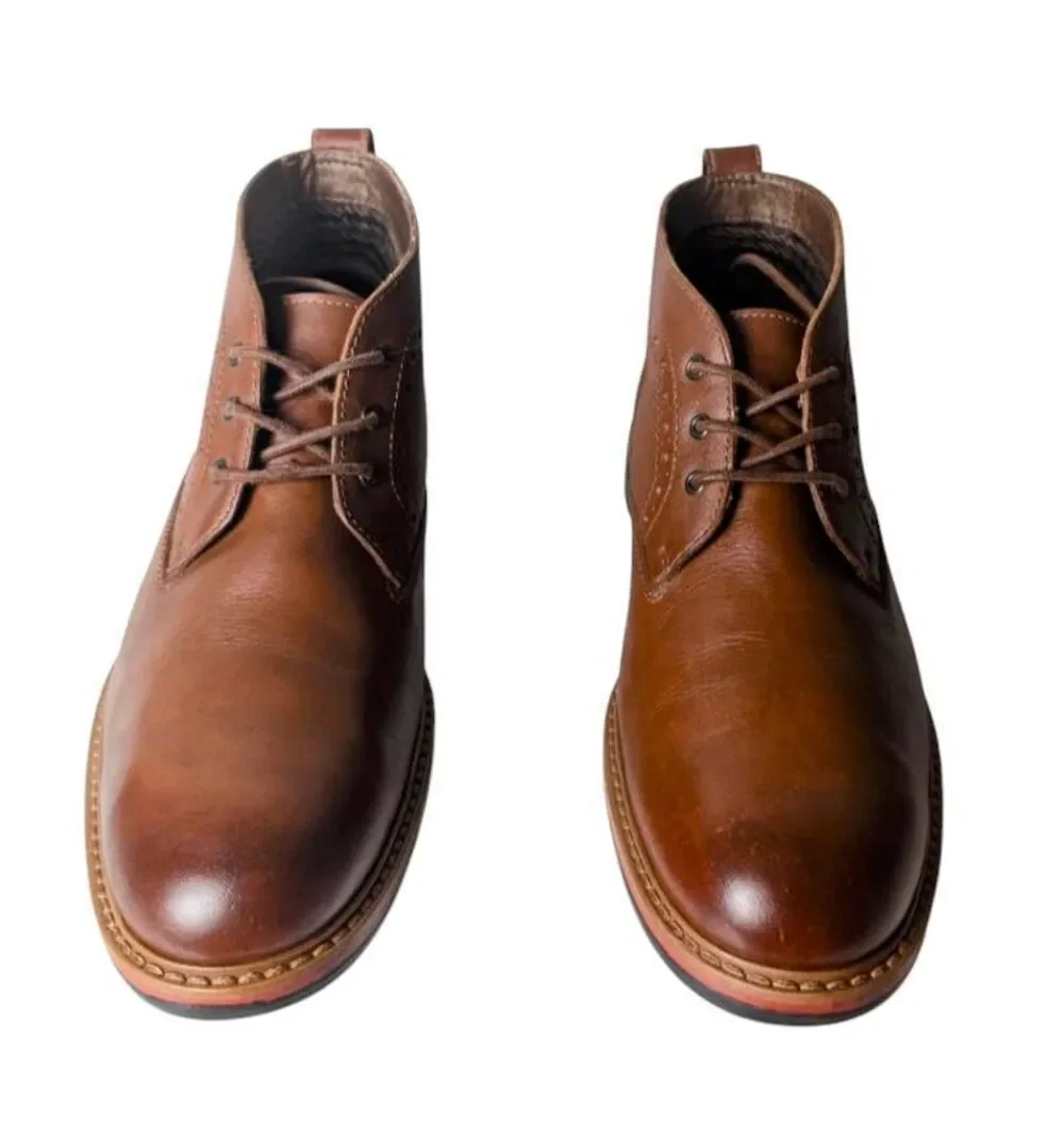 BOSTONIAN Melshire Plain Toe Lace-Up Chukka Boot Size 10M